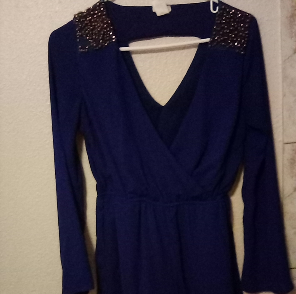 Jumper that is long sleeve